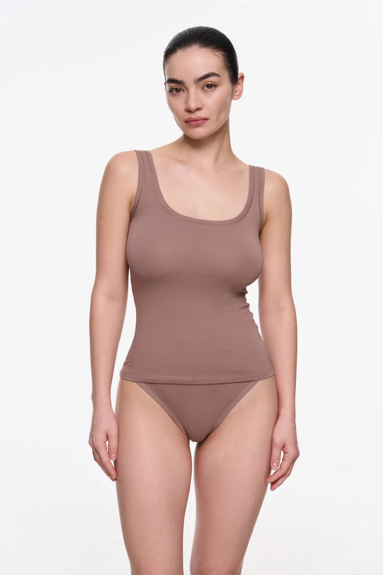 Майка с широкими бретелями бежевый