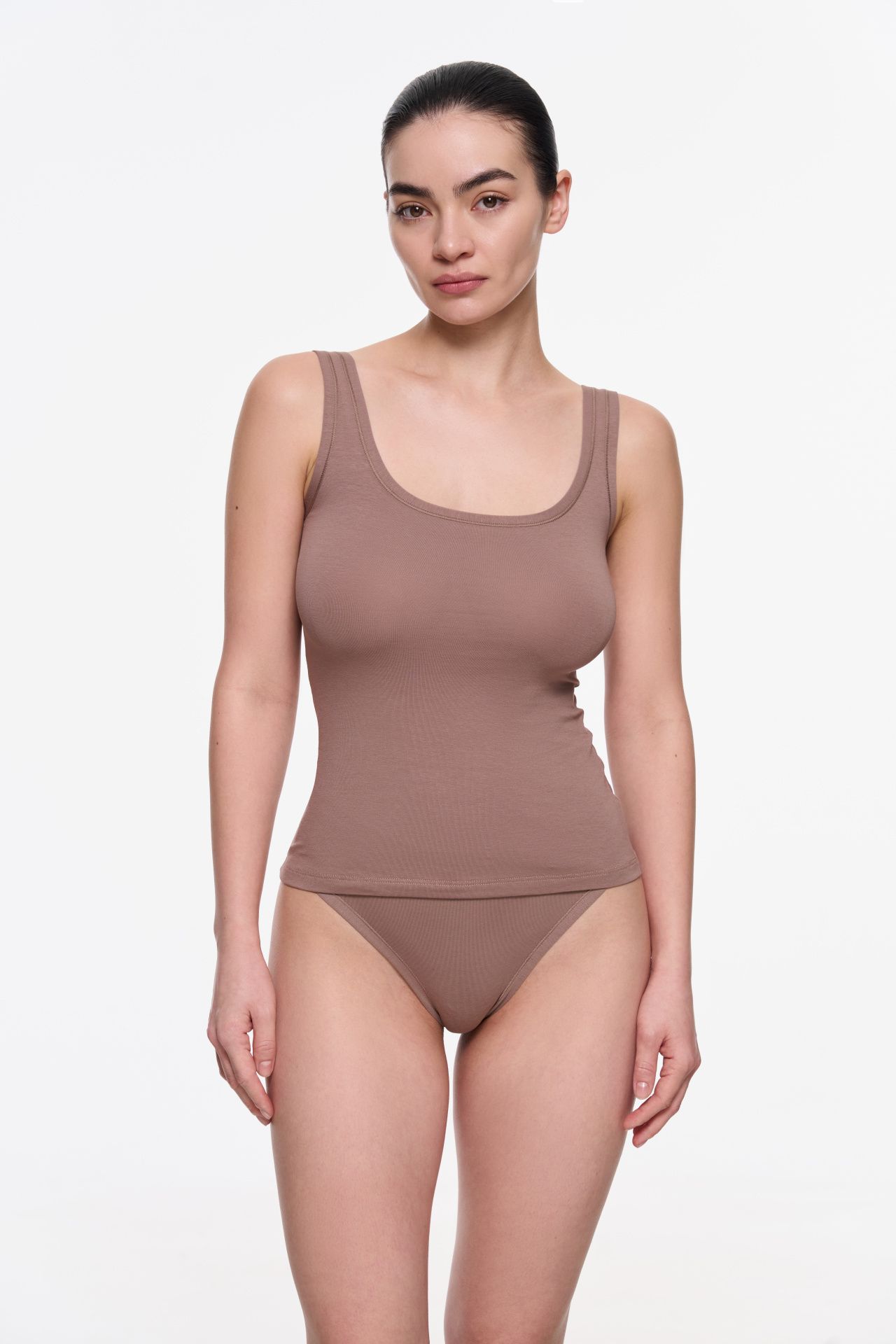 Майка с широкими бретелями бежевый